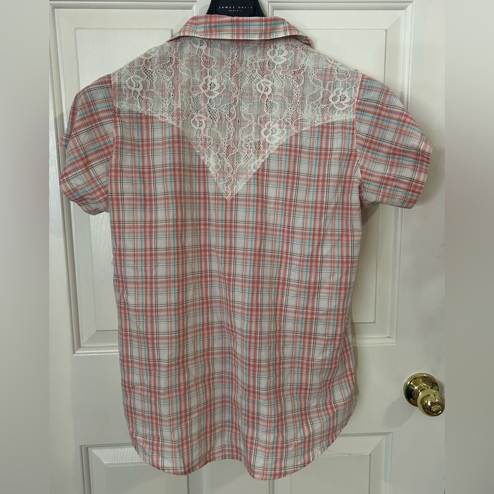 Wrangler Women’s Rancher Shirt Pink Plaid Lace Accents Pearl Snap Large - Picture 2 of 6